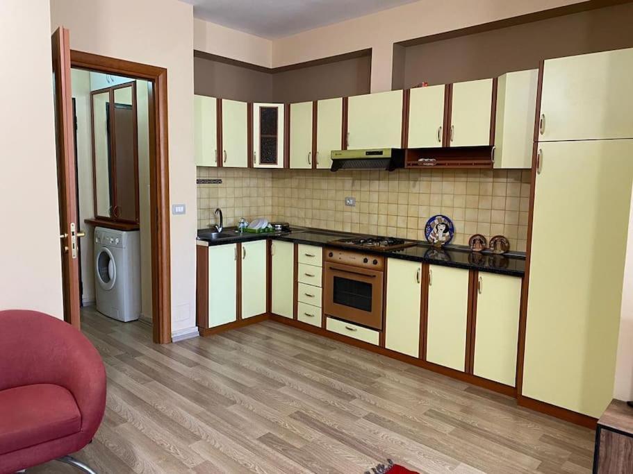 *Heart Of New Bazaar 1 Bed Apt* Daire Tiran Dış mekan fotoğraf